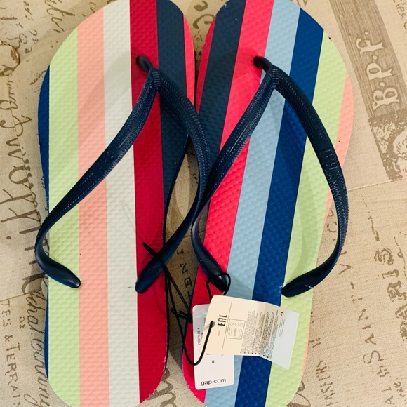 💕💕HP💕💕 NWT - Gap Flip Flops - Picture 2 of 2